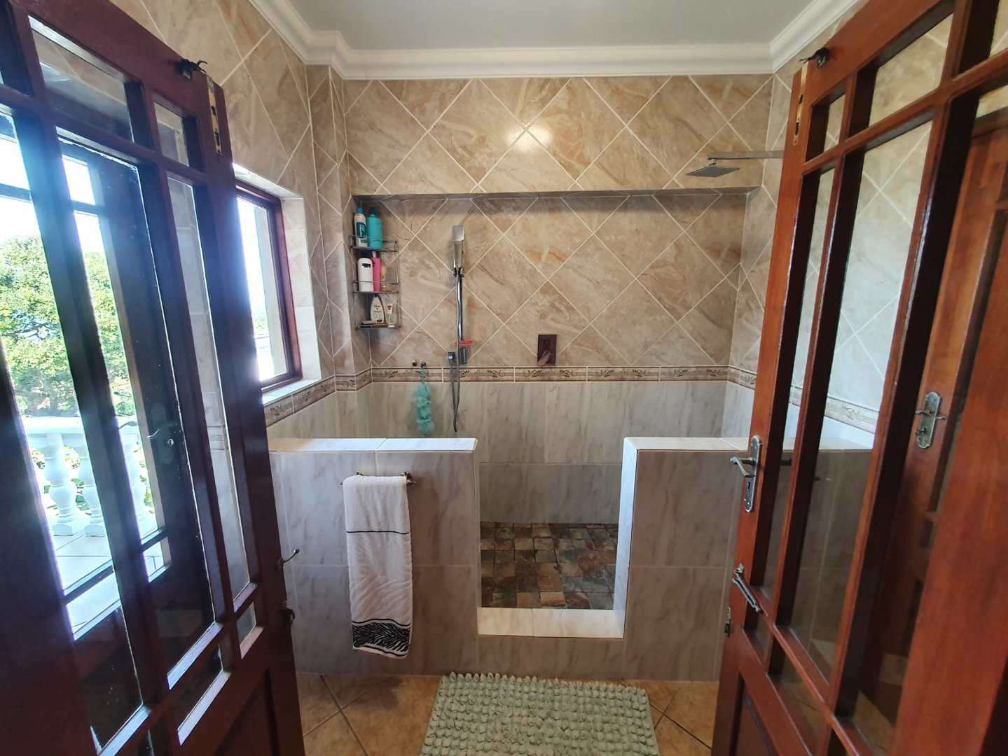 9 Bedroom Property for Sale in Umtentweni KwaZulu-Natal