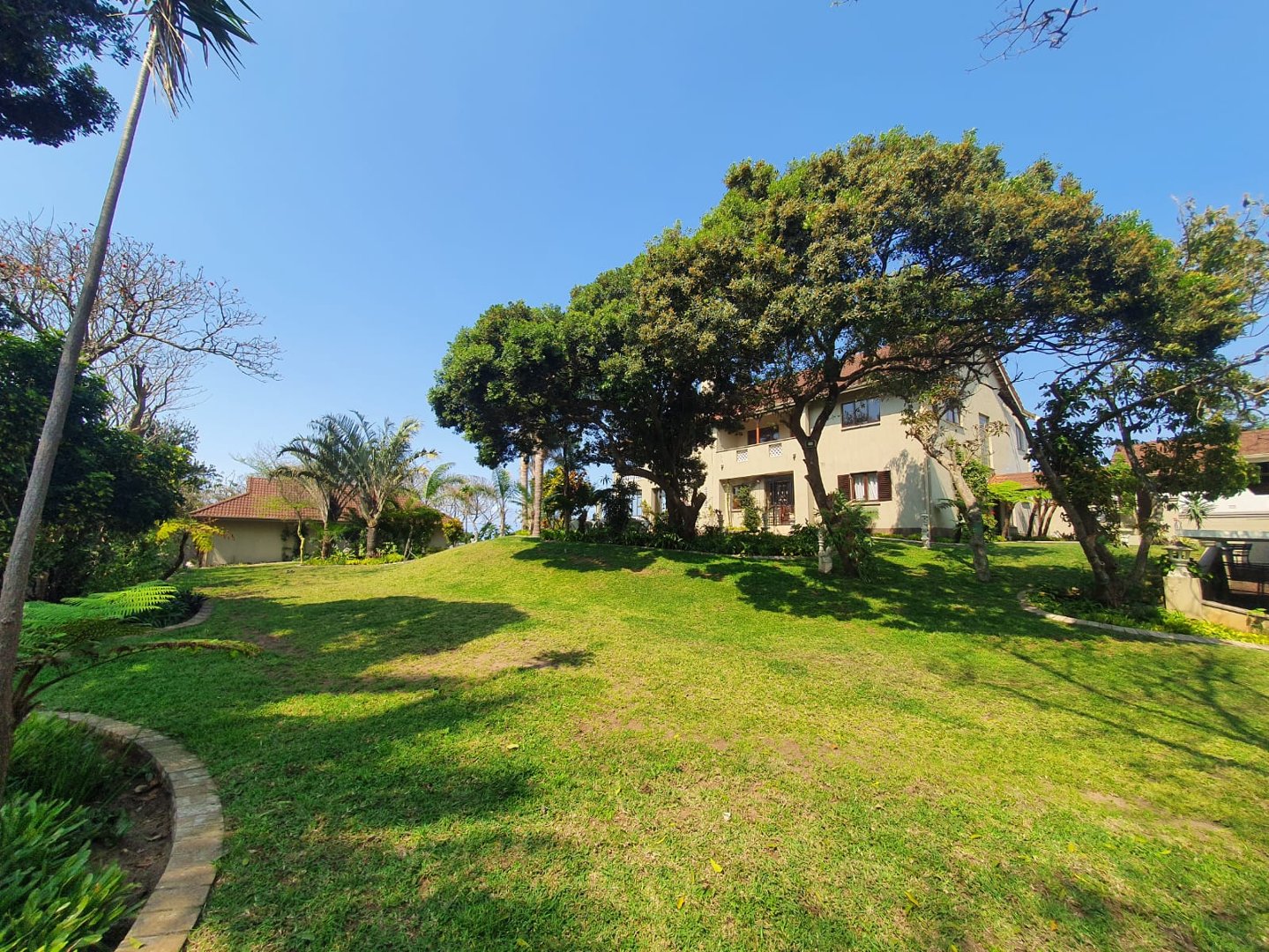 9 Bedroom Property for Sale in Umtentweni KwaZulu-Natal