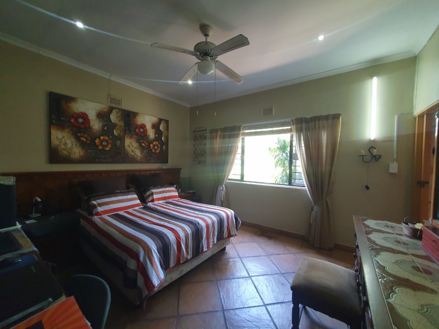 6 Bedroom Property for Sale in Mtwalume KwaZulu-Natal