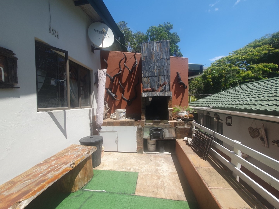 6 Bedroom Property for Sale in Mtwalume KwaZulu-Natal