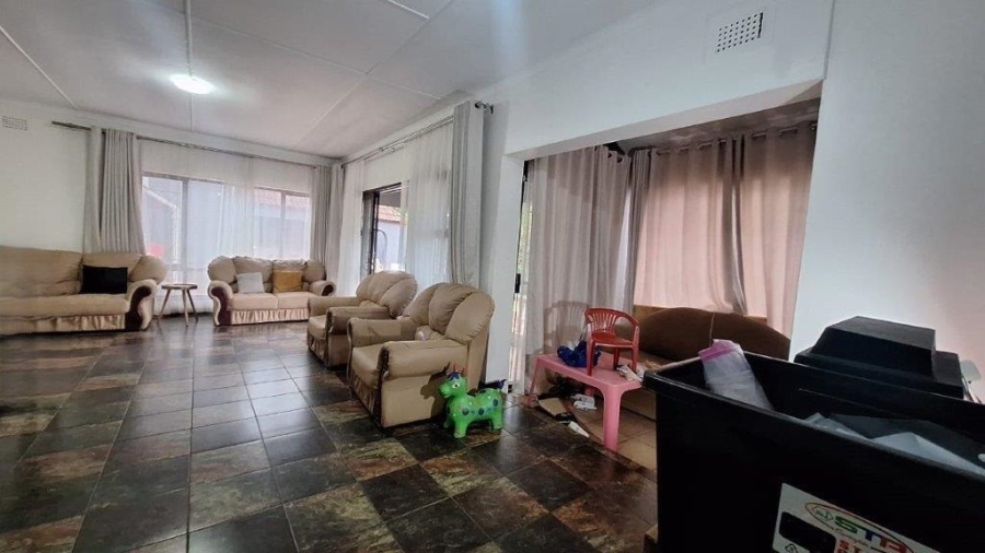 4 Bedroom Property for Sale in Umtentweni KwaZulu-Natal