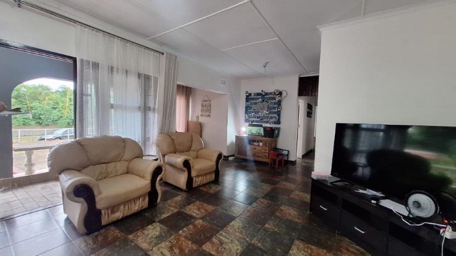 4 Bedroom Property for Sale in Umtentweni KwaZulu-Natal