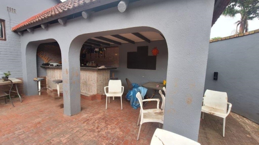 4 Bedroom Property for Sale in Umtentweni KwaZulu-Natal