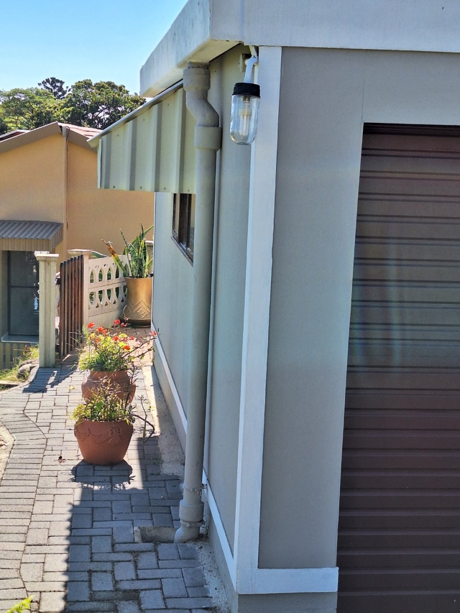 2 Bedroom Property for Sale in Hibberdene KwaZulu-Natal