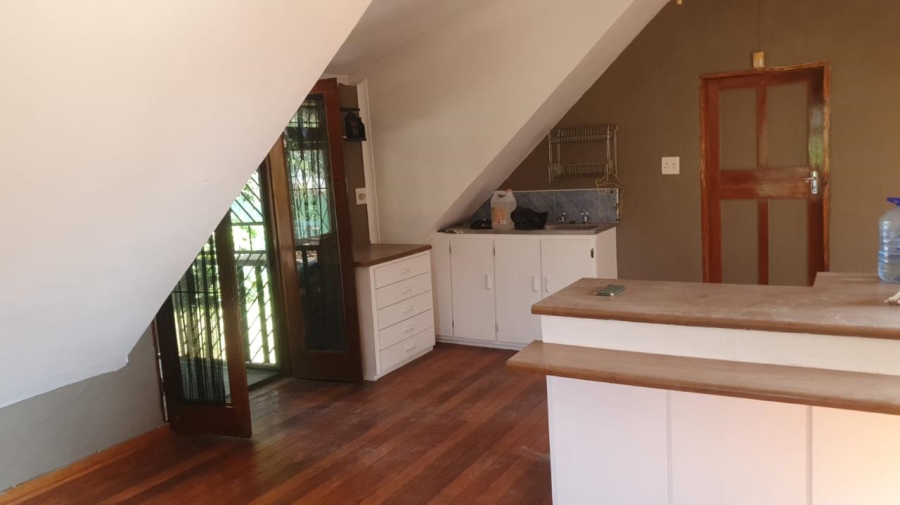 To Let 1 Bedroom Property for Rent in Kloof KwaZulu-Natal