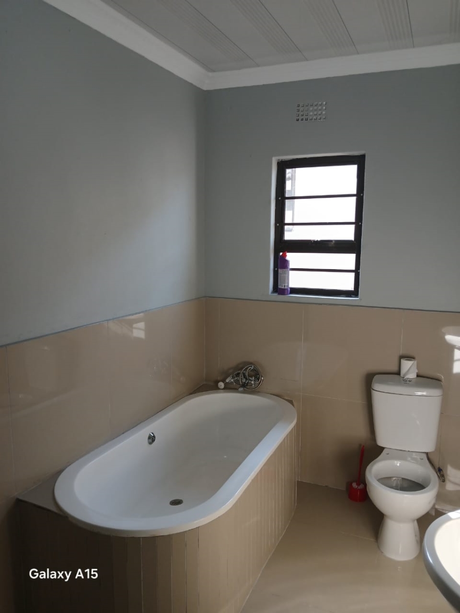 2 Bedroom Property for Sale in Newlands West KwaZulu-Natal