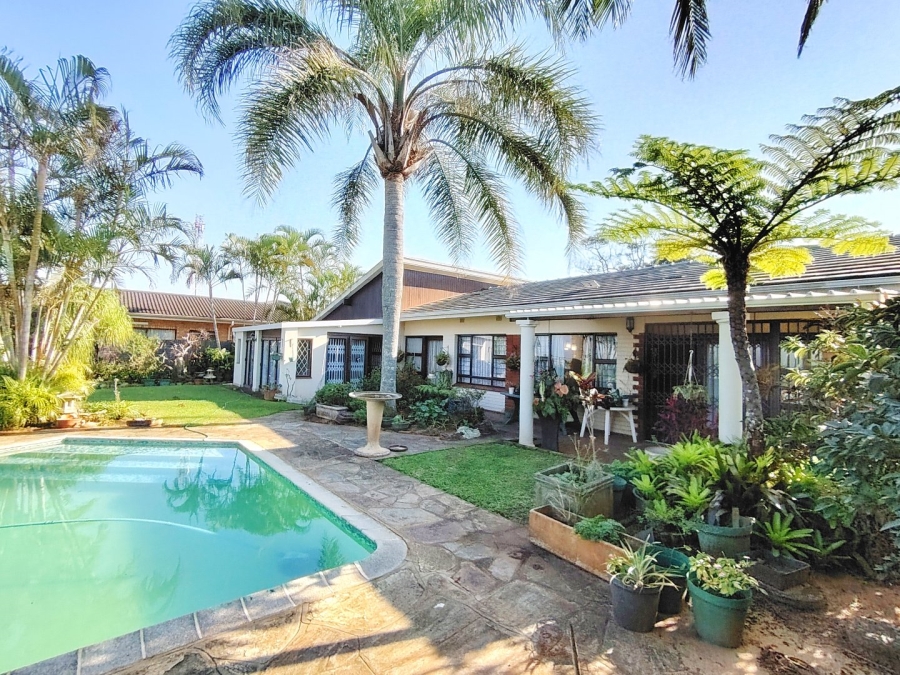 4 Bedroom Property for Sale in St Michaels On Sea KwaZulu-Natal