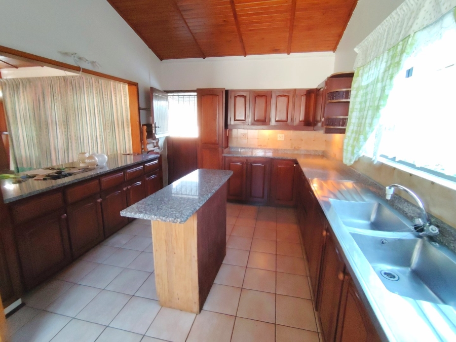 4 Bedroom Property for Sale in St Michaels On Sea KwaZulu-Natal