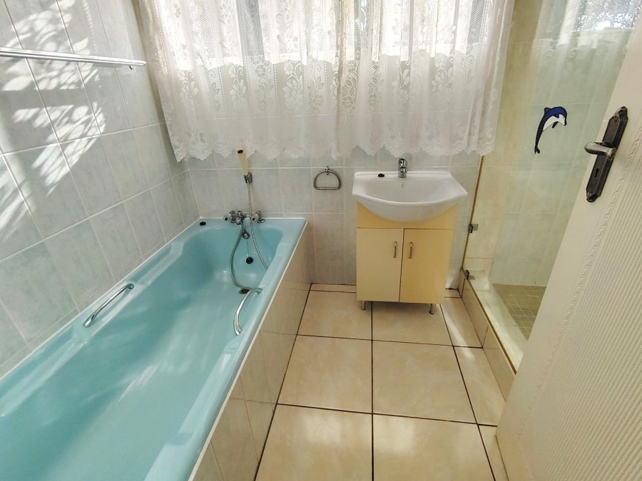 4 Bedroom Property for Sale in St Michaels On Sea KwaZulu-Natal