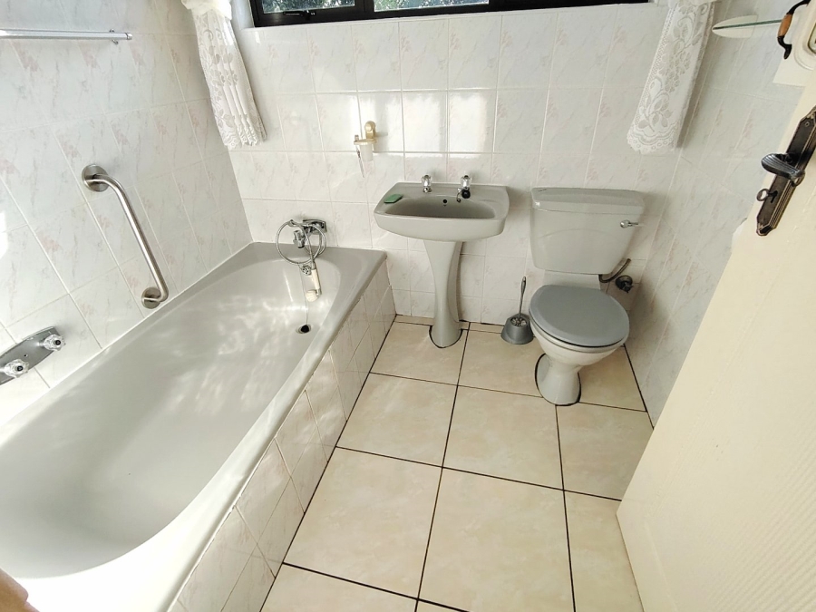 4 Bedroom Property for Sale in St Michaels On Sea KwaZulu-Natal