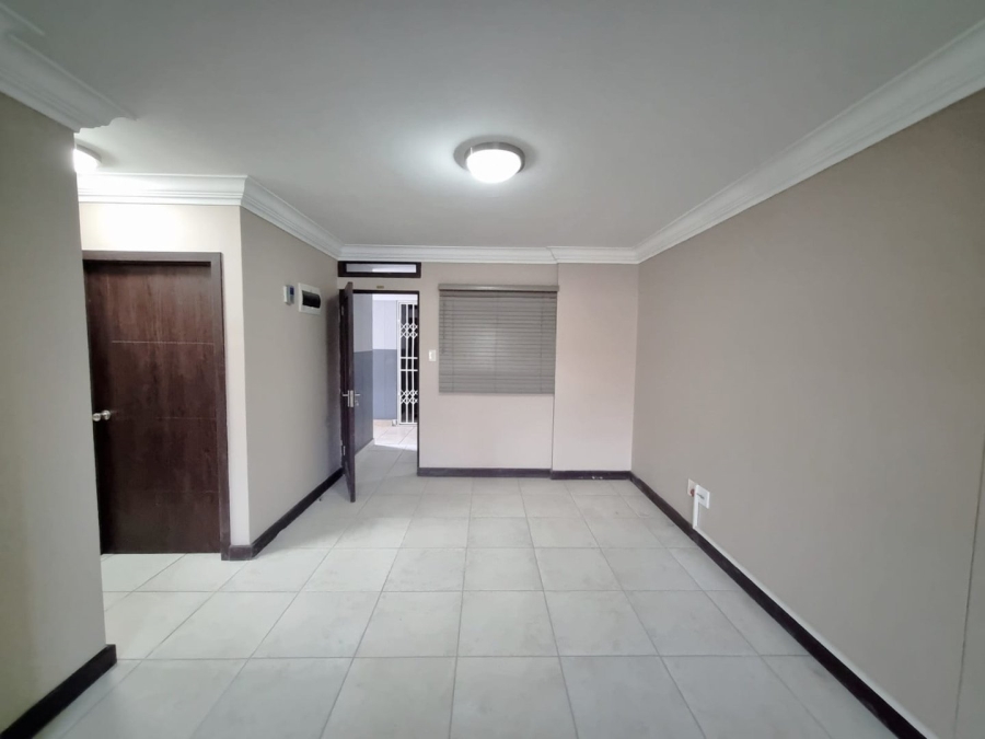 2 Bedroom Property for Sale in Waterways KwaZulu-Natal