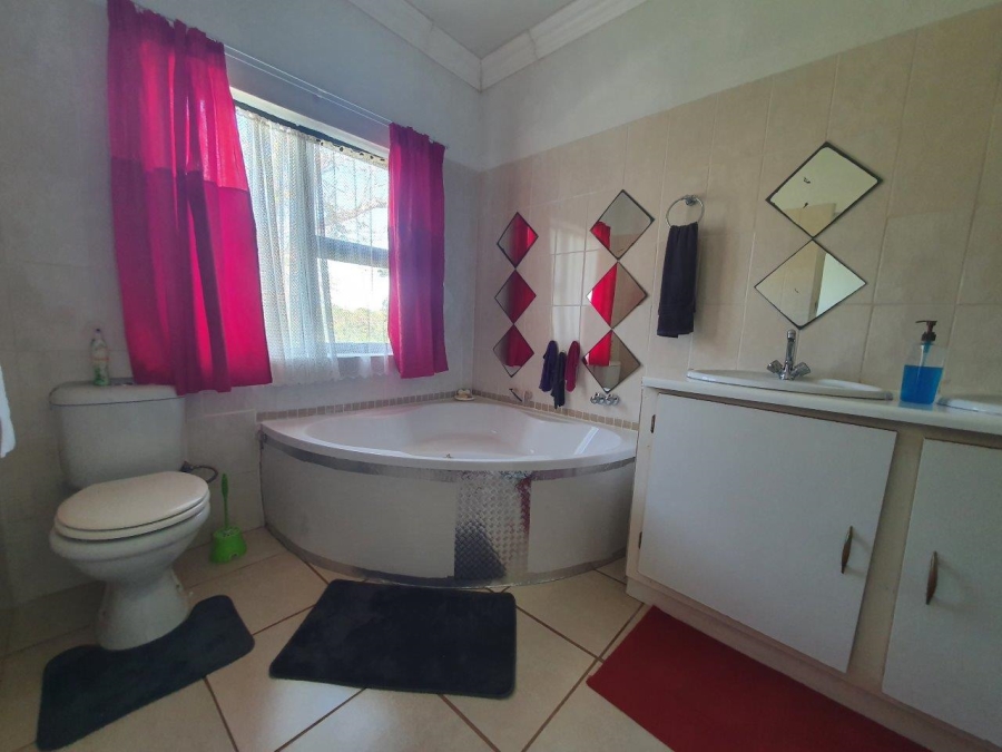 7 Bedroom Property for Sale in Umzumbe KwaZulu-Natal