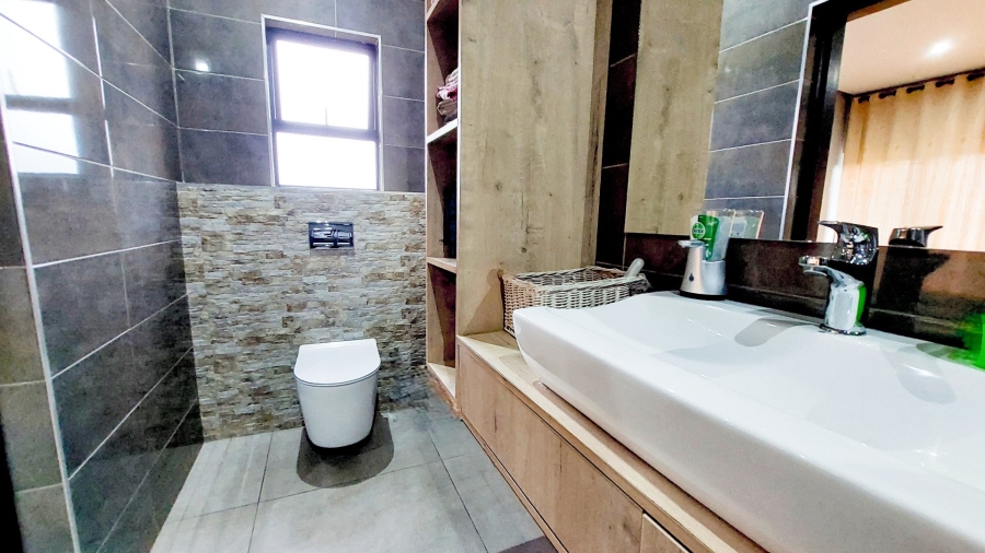 4 Bedroom Property for Sale in Palm Lakes Estate KwaZulu-Natal