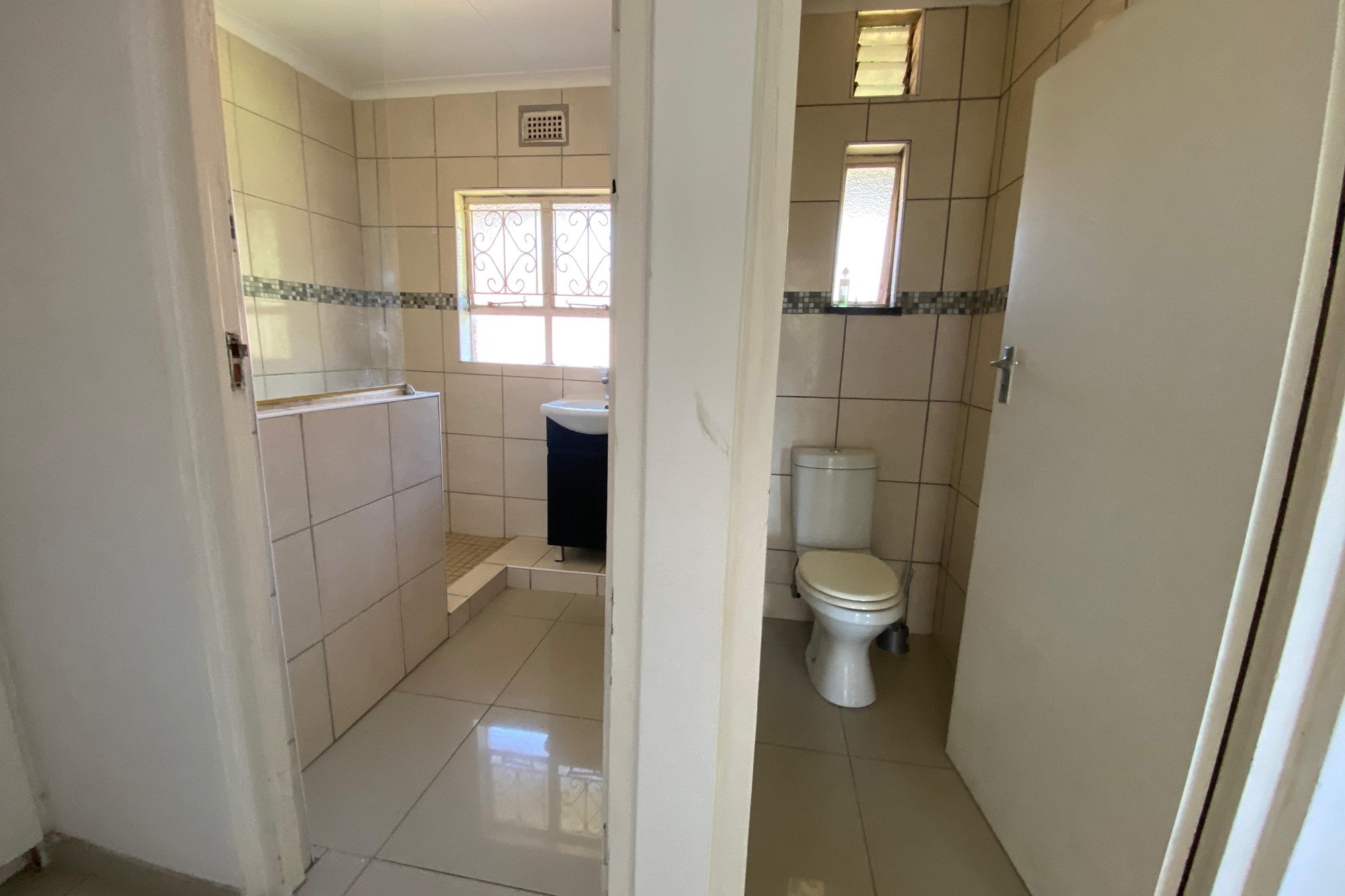 To Let 2 Bedroom Property for Rent in Essenwood KwaZulu-Natal