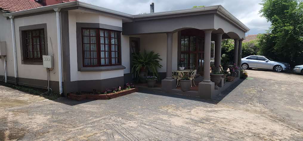 4 Bedroom Property for Sale in Epworth KwaZulu-Natal