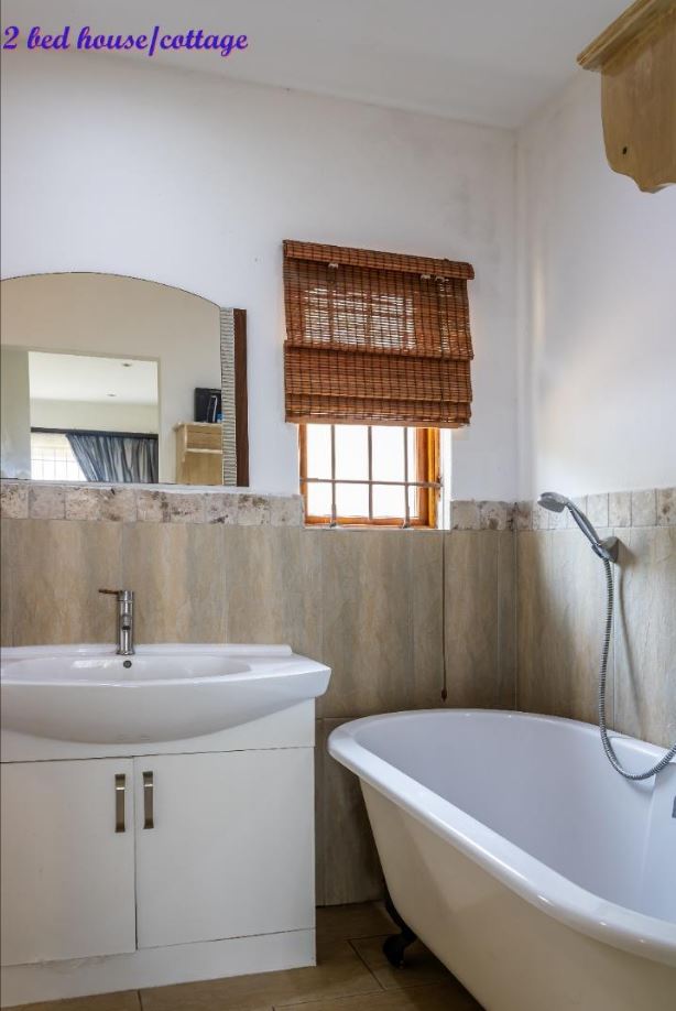 7 Bedroom Property for Sale in Waterfall KwaZulu-Natal