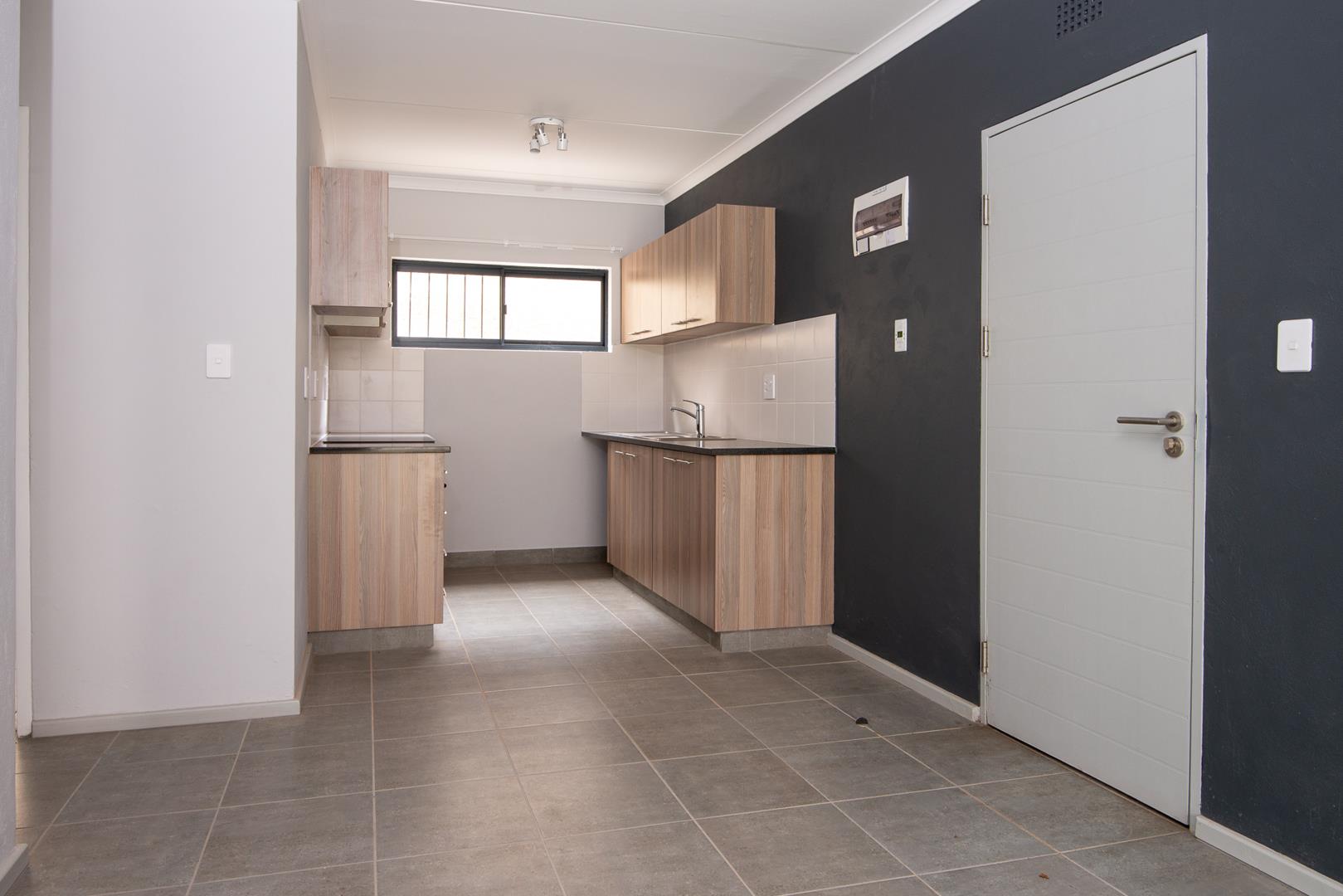 To Let 2 Bedroom Property for Rent in Umbogintwini KwaZulu-Natal