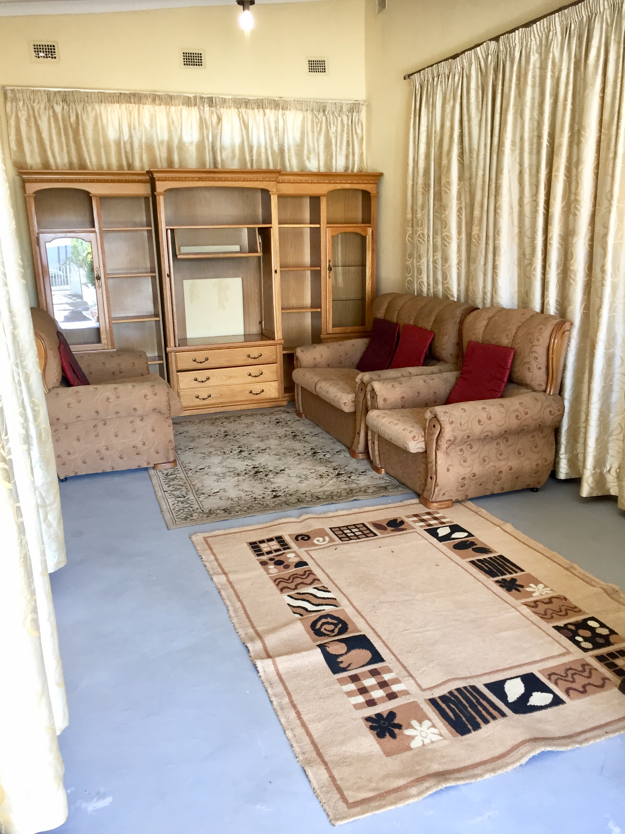 To Let 1 Bedroom Property for Rent in Raisethorpe KwaZulu-Natal