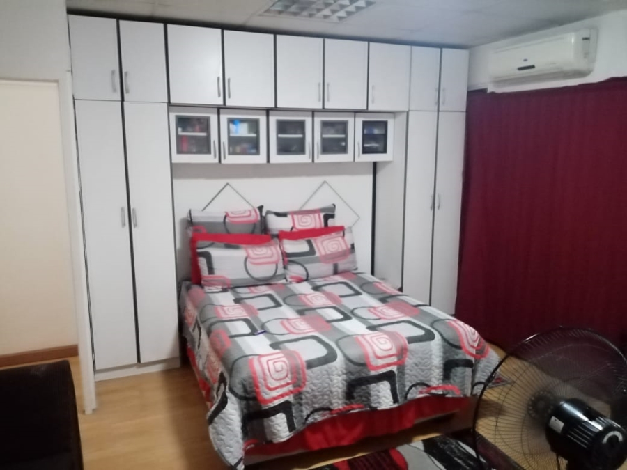 To Let 1 Bedroom Property for Rent in Centenary Park KwaZulu-Natal