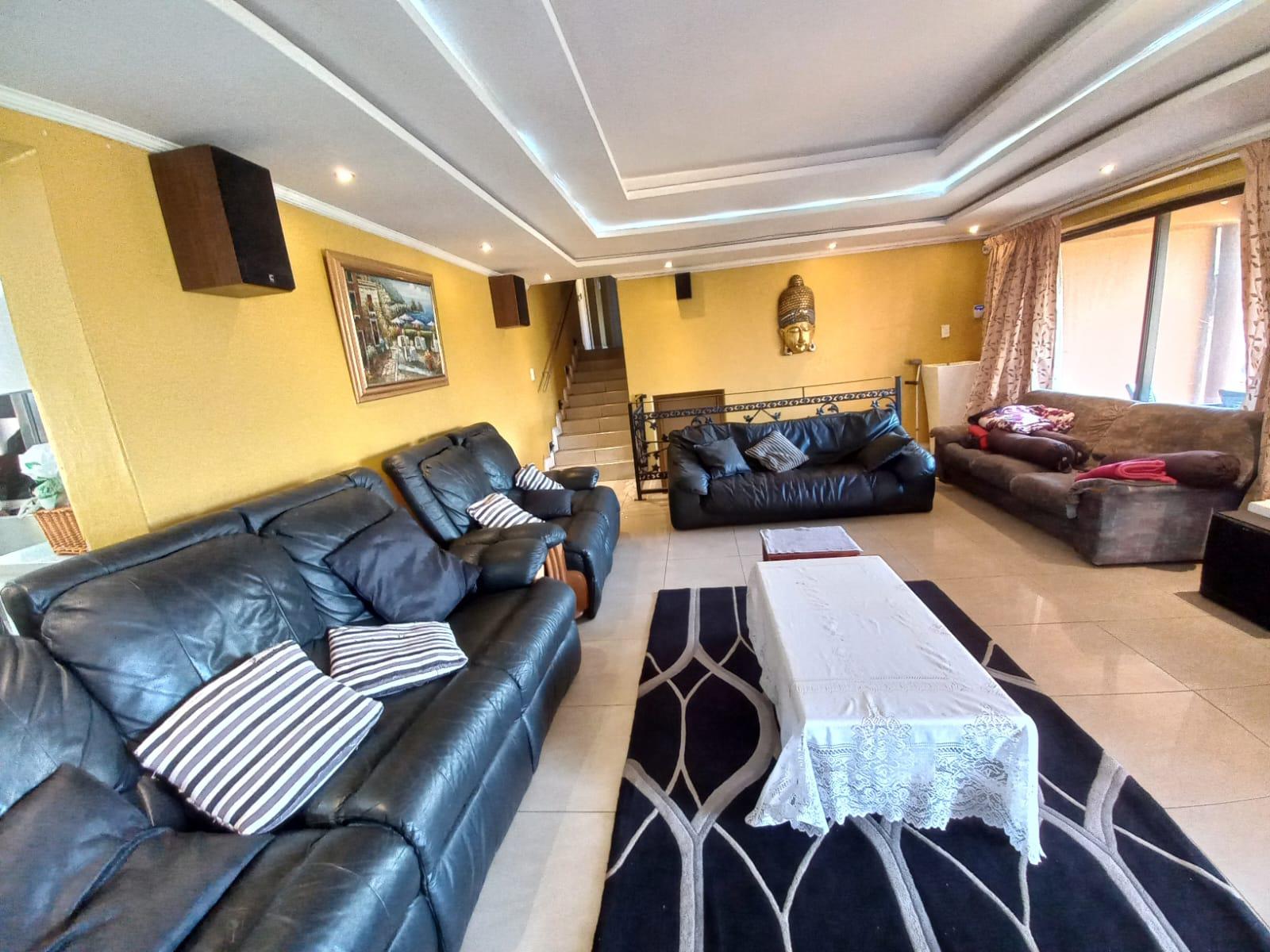 7 Bedroom Property for Sale in Glen Ashley KwaZulu-Natal