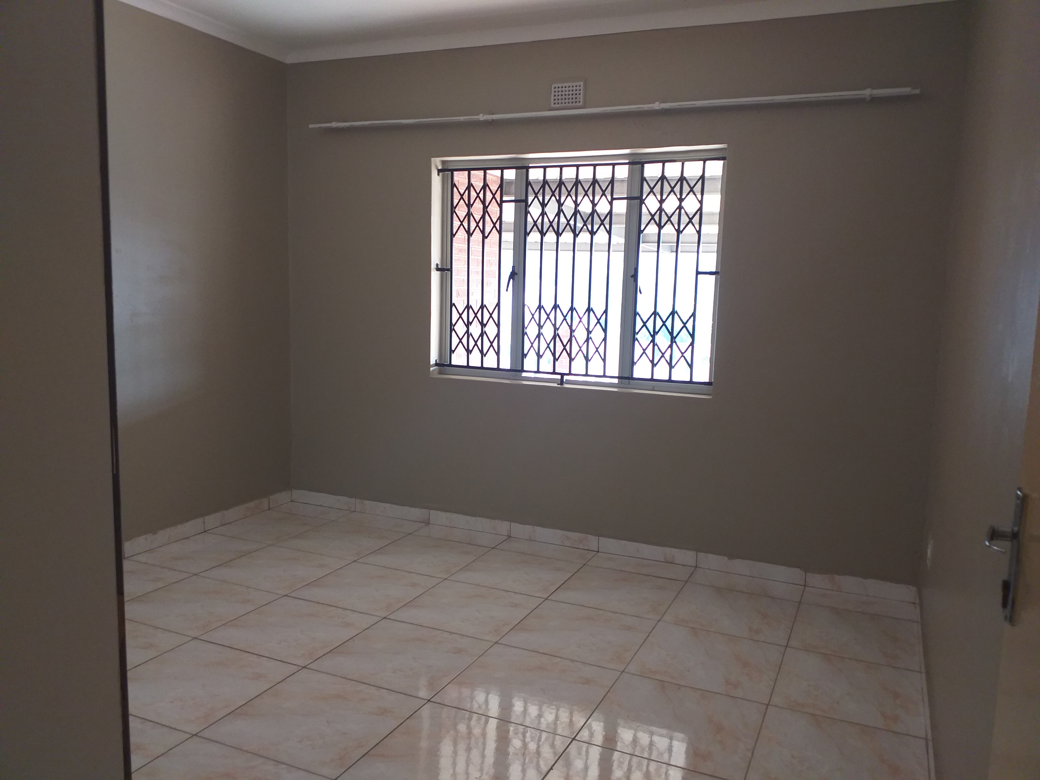 To Let 3 Bedroom Property for Rent in Illovo Glen KwaZulu-Natal