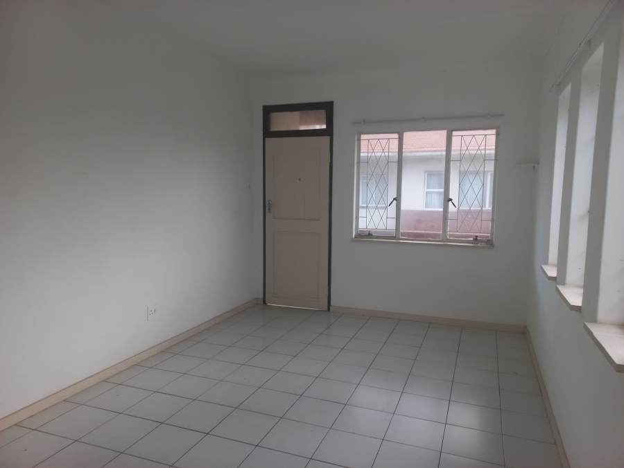 To Let 1 Bedroom Property for Rent in Essenwood KwaZulu-Natal