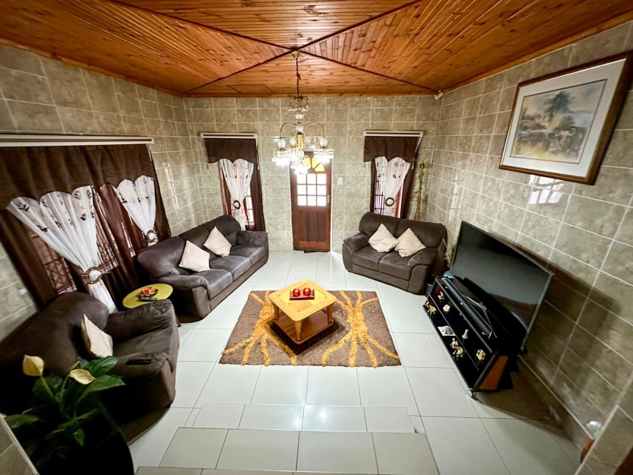 4 Bedroom Property for Sale in Doonside KwaZulu-Natal