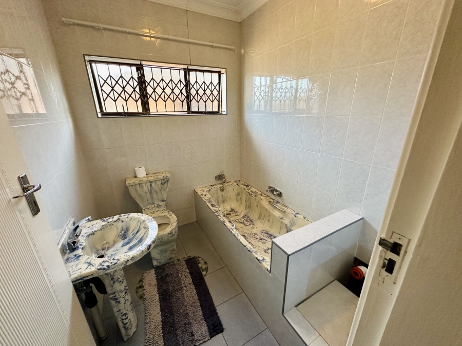 4 Bedroom Property for Sale in Isipingo Rail KwaZulu-Natal