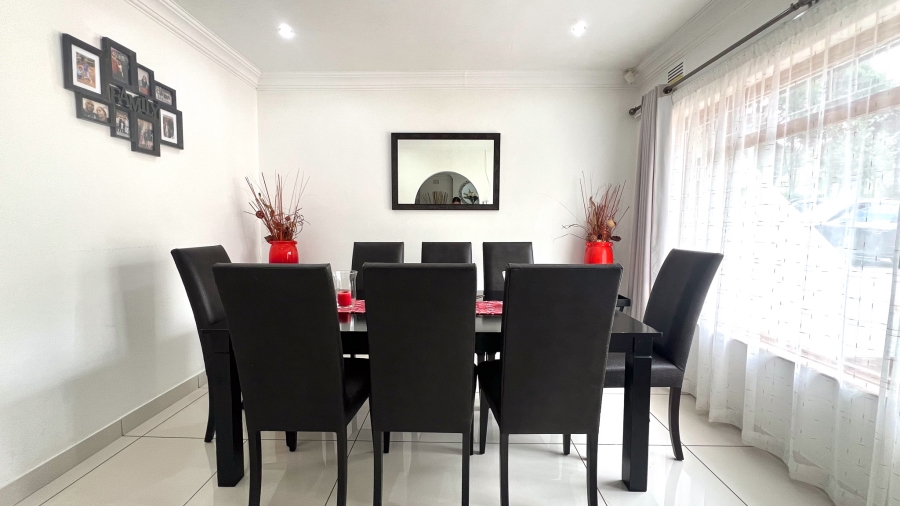 To Let 4 Bedroom Property for Rent in Forest Hills KwaZulu-Natal