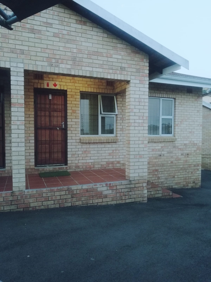 To Let 2 Bedroom Property for Rent in Dunveria KwaZulu-Natal