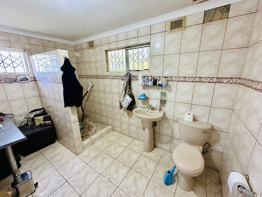 5 Bedroom Property for Sale in Silverglen KwaZulu-Natal