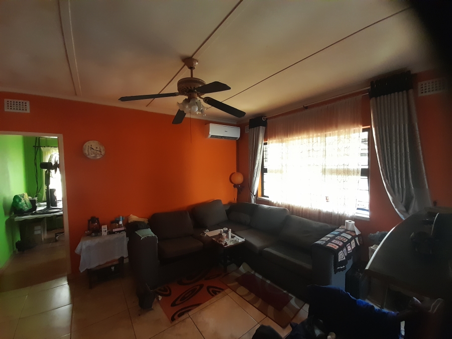 2 Bedroom Property for Sale in Montclair KwaZulu-Natal