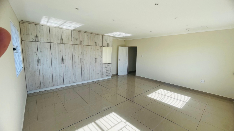 5 Bedroom Property for Sale in Yellowwood Park KwaZulu-Natal