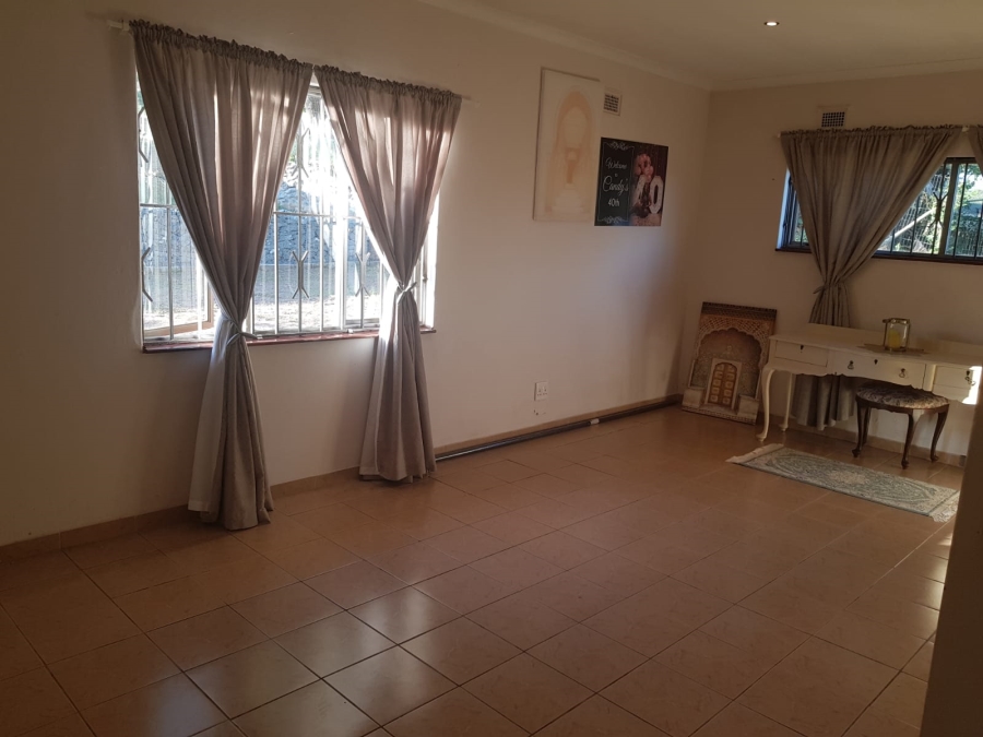 3 Bedroom Property for Sale in Crestholme KwaZulu-Natal