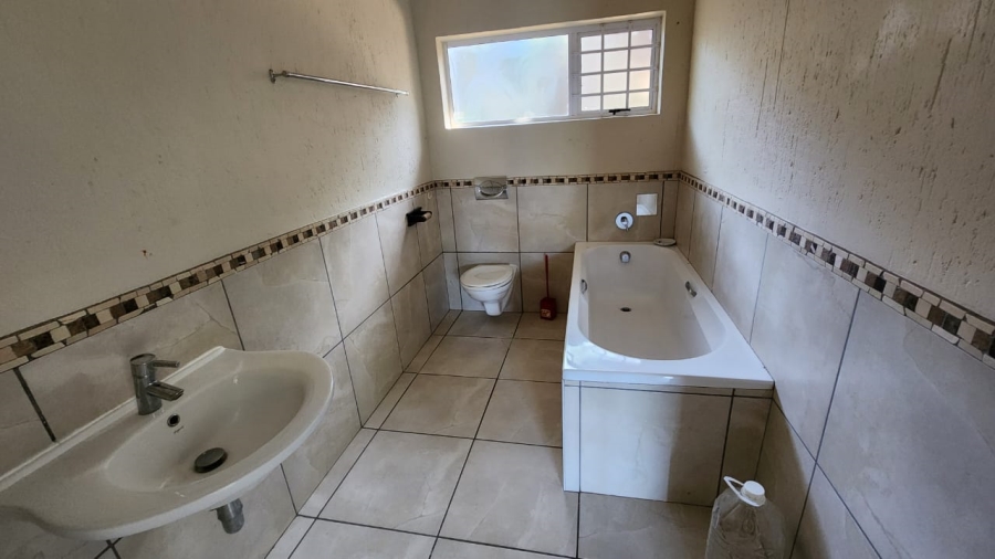 3 Bedroom Property for Sale in Uvongo KwaZulu-Natal