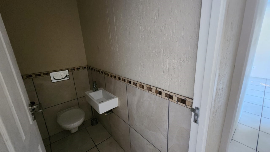 3 Bedroom Property for Sale in Uvongo KwaZulu-Natal