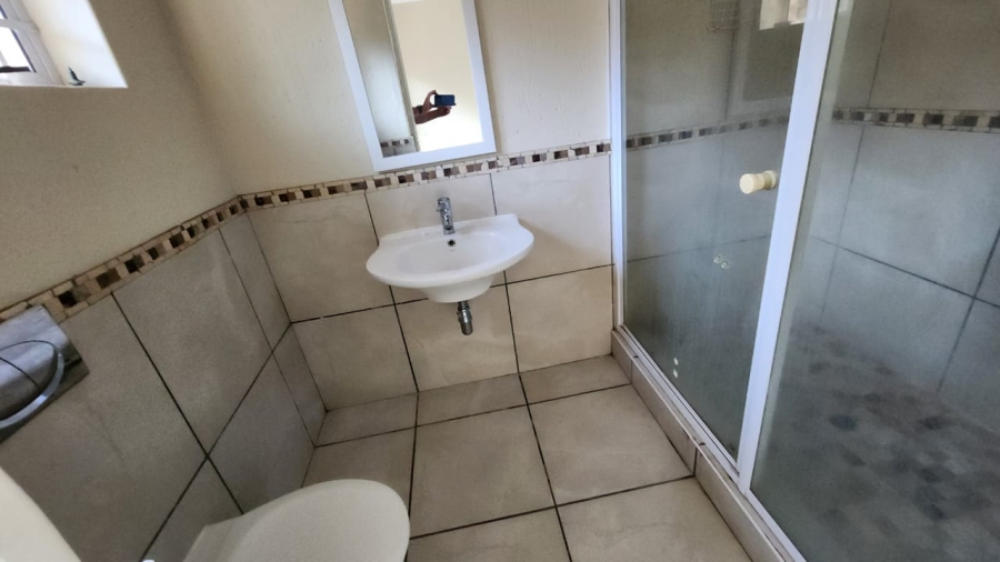 3 Bedroom Property for Sale in Uvongo KwaZulu-Natal