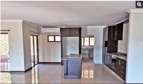 5 Bedroom Property for Sale in Kloof KwaZulu-Natal