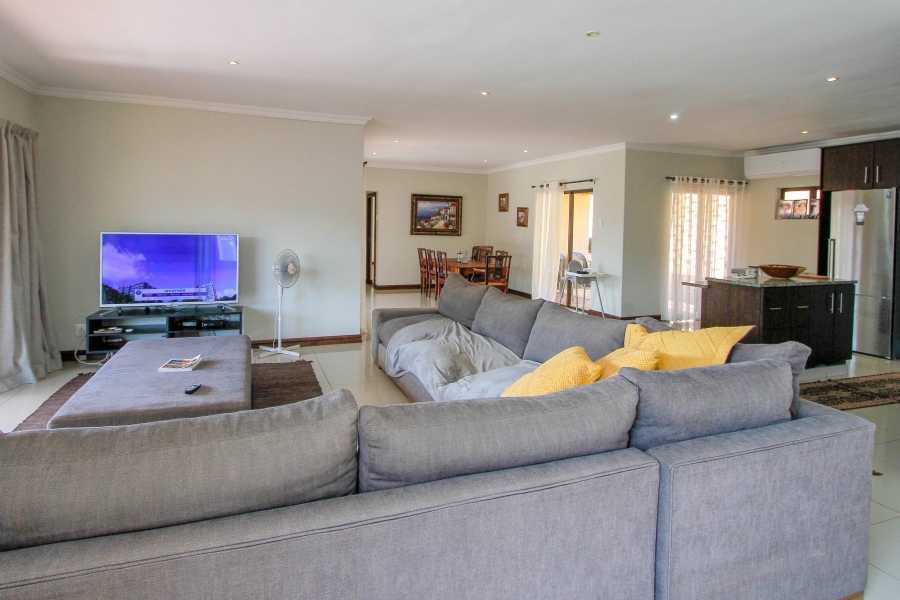 5 Bedroom Property for Sale in Kloof KwaZulu-Natal