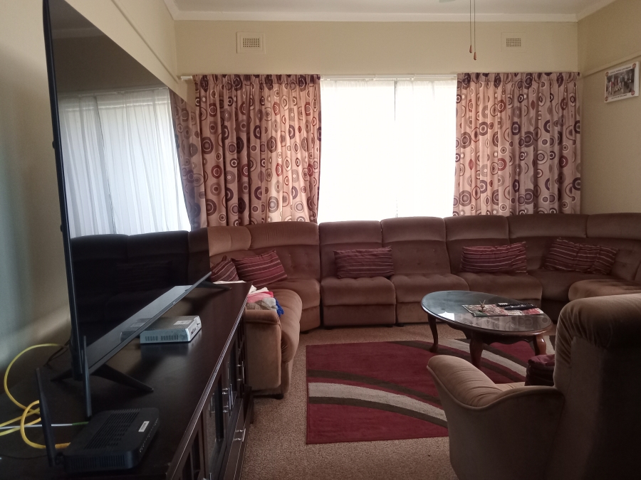 5 Bedroom Property for Sale in Margate KwaZulu-Natal