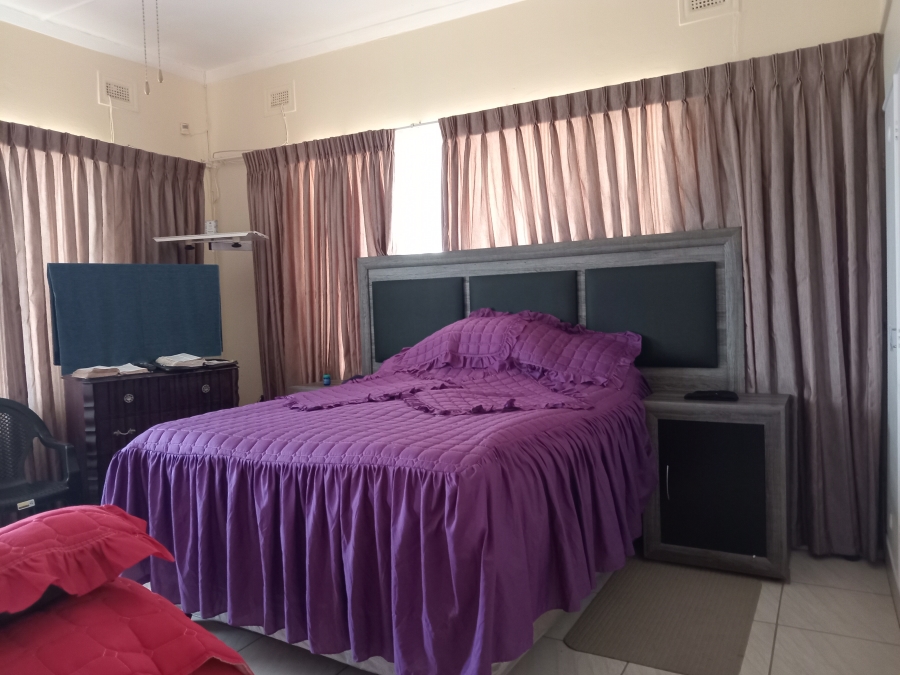 5 Bedroom Property for Sale in Margate KwaZulu-Natal