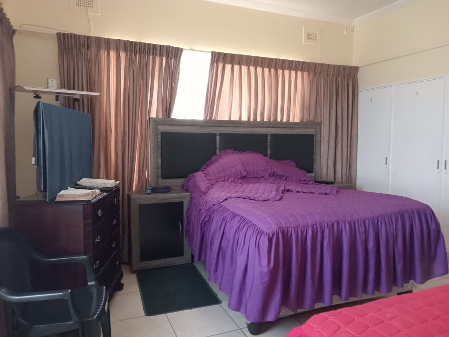 5 Bedroom Property for Sale in Margate KwaZulu-Natal