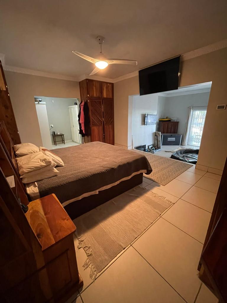 To Let 4 Bedroom Property for Rent in Marina Beach KwaZulu-Natal