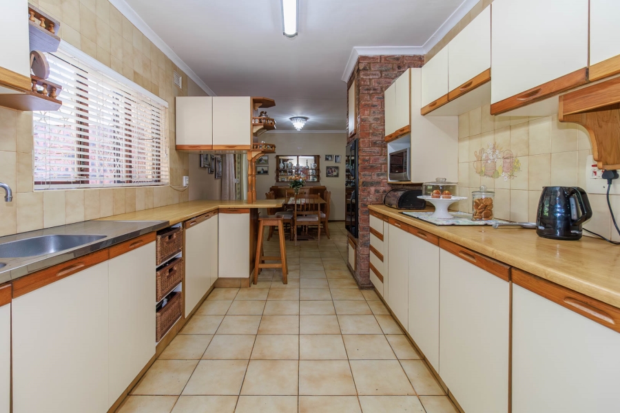 4 Bedroom Property for Sale in Kloof KwaZulu-Natal