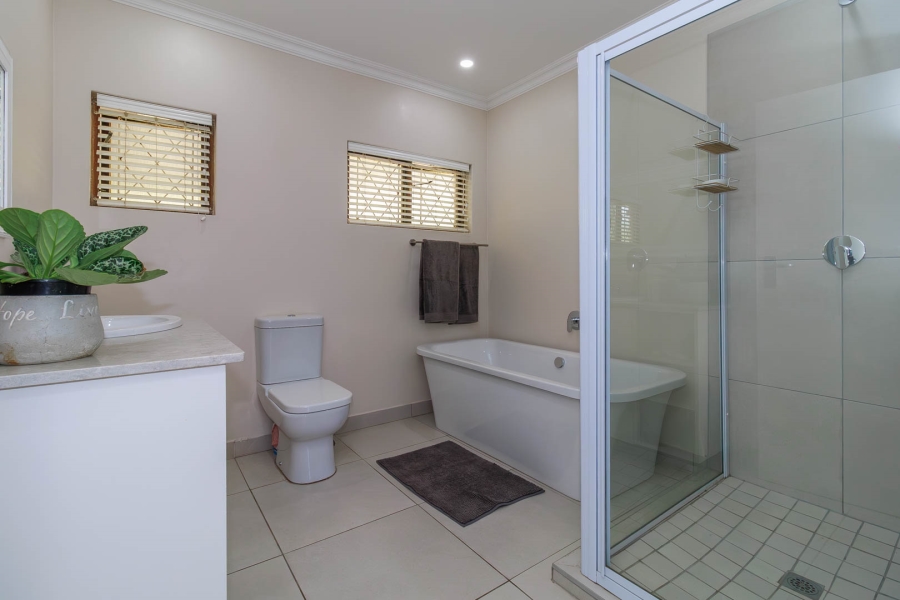 4 Bedroom Property for Sale in Kloof KwaZulu-Natal