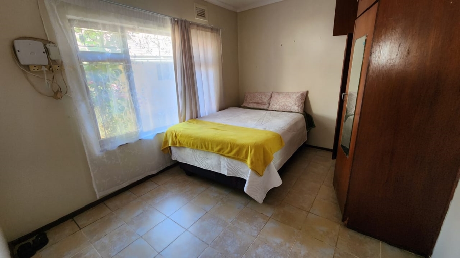 5 Bedroom Property for Sale in Uvongo KwaZulu-Natal