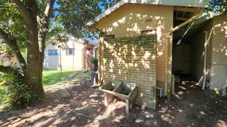 5 Bedroom Property for Sale in Uvongo KwaZulu-Natal