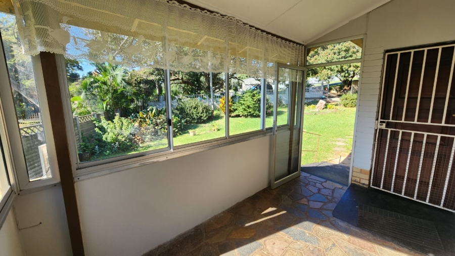 5 Bedroom Property for Sale in Uvongo KwaZulu-Natal