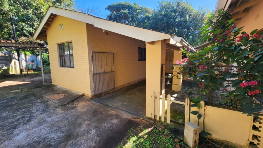 5 Bedroom Property for Sale in Uvongo KwaZulu-Natal