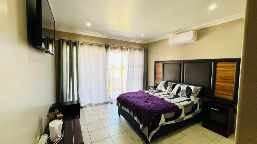 5 Bedroom Property for Sale in Margate KwaZulu-Natal